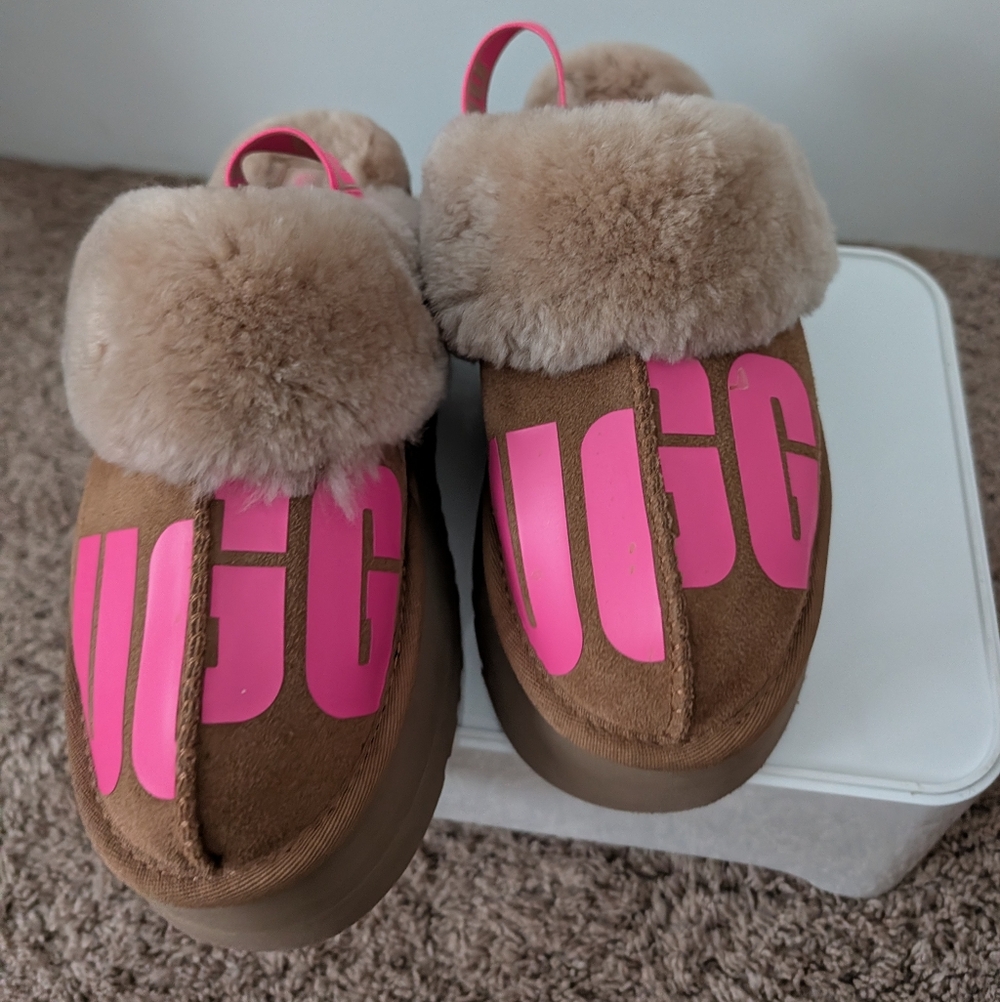 UGG Women's Fluffy Slippers - Neon Pink and Tan - Picture 2 of 4